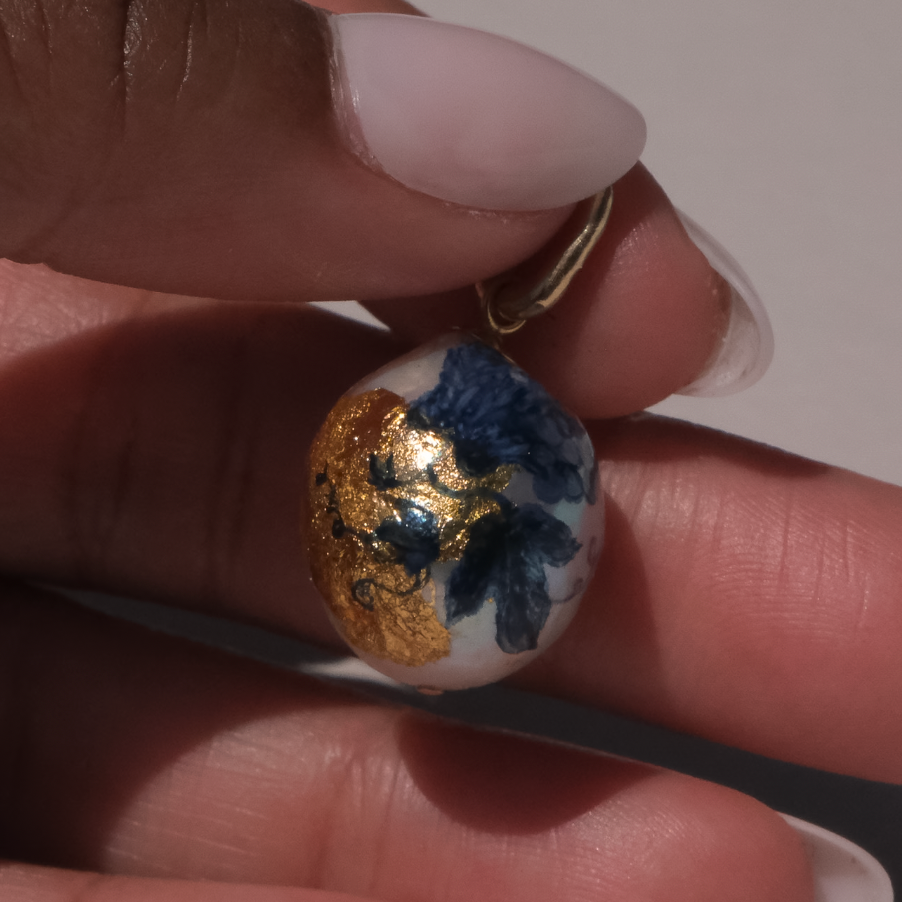 Gilded Painted Pearl on Anchor Chain
