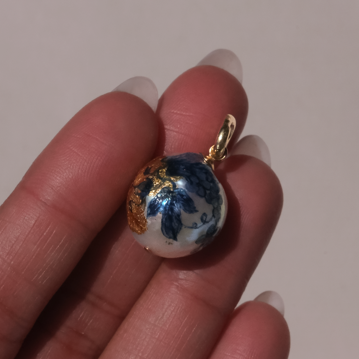 Gilded Painted Pearl on Anchor Chain