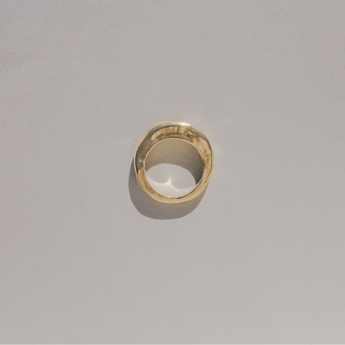 Wabi V Ring